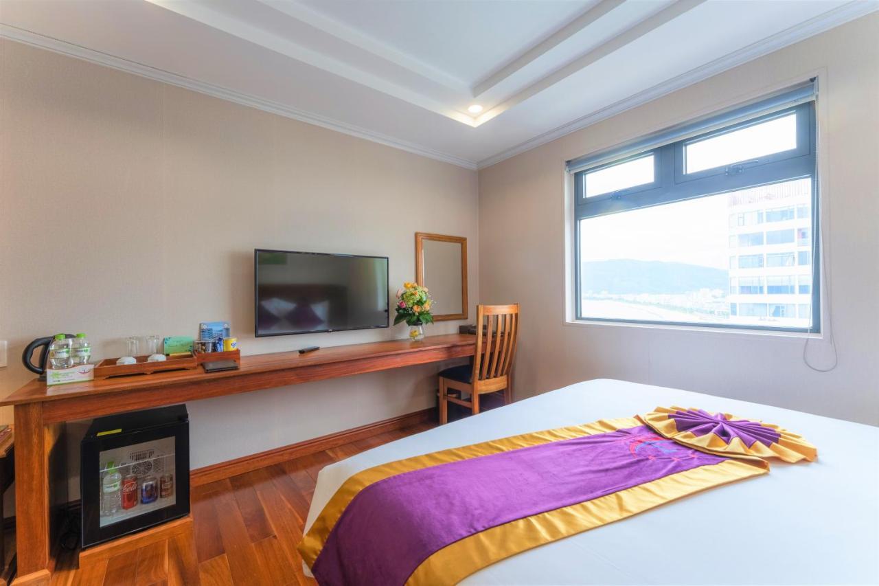 Vietnam Taste Hotel Quy Nhon - Beachfront Екстер'єр фото